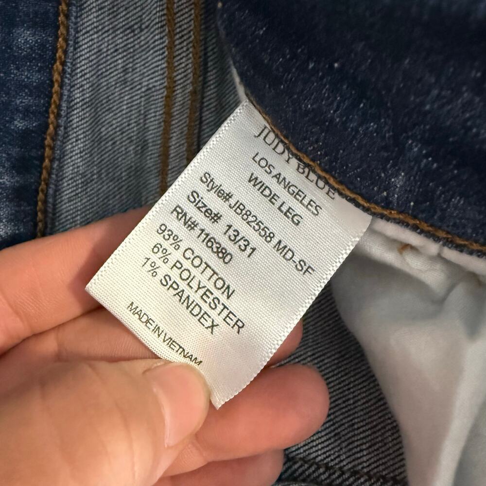Judy Blue Baylor High Rise Button Detail Wide Leg Jean, Indigo, 13/31 - Picture 6 of 7